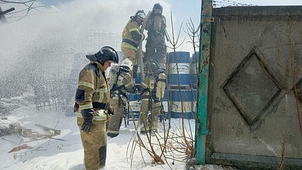 Крупный пожар в промзоне Дзержинска локализован